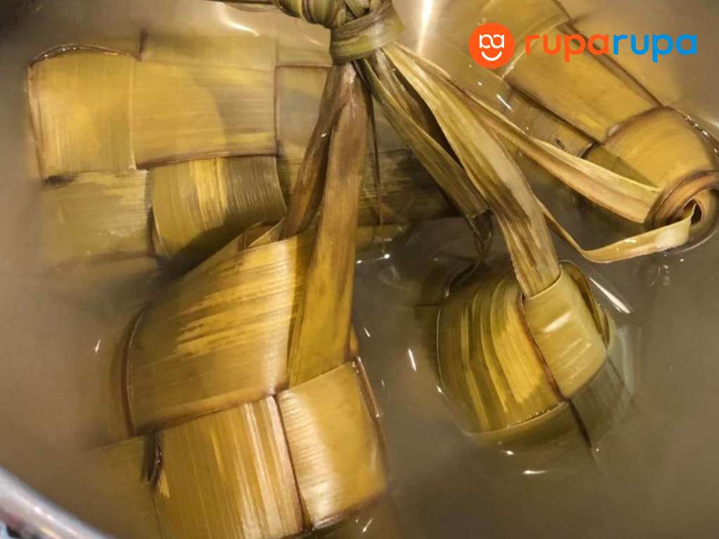 cara membuat ketupat