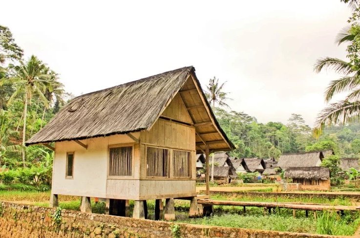 rumah adat sunda