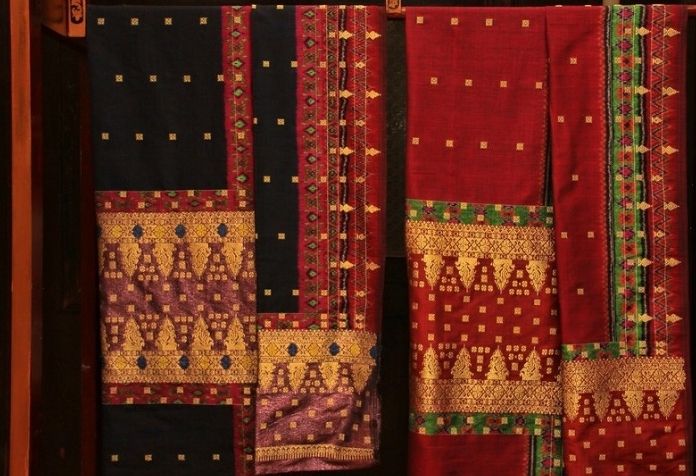 kain tradisional songket