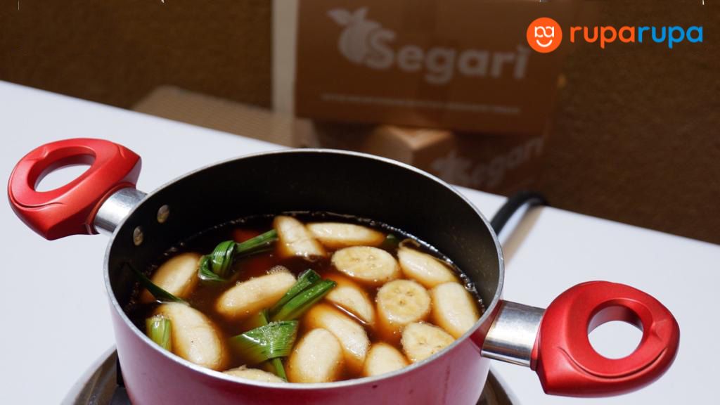 masukkan kolak pisang