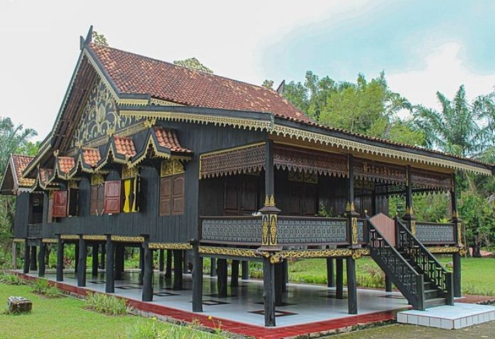 rumah adat jambi