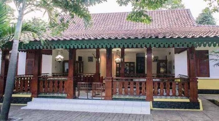 rumah adat kebaya