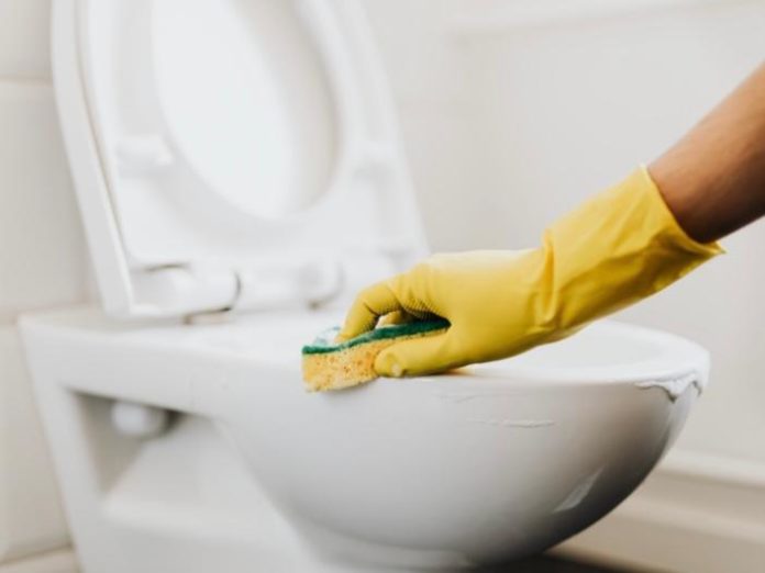 rekomendasi cairan pembersih kamar mandi