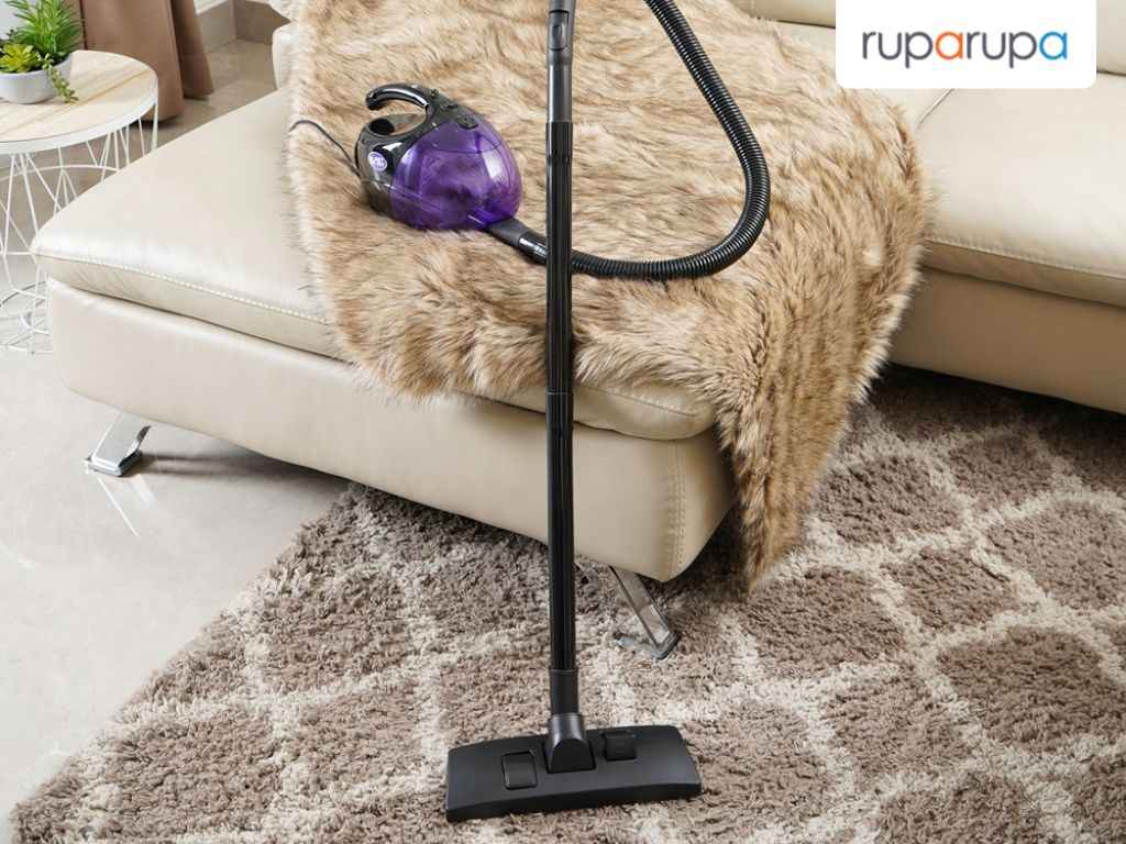 Vacuum cleaner adalah alat kebersihan pasca banjir yang sangat penting