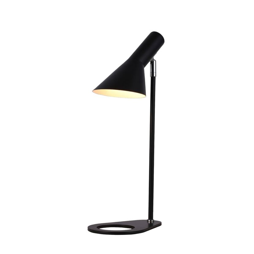 Lampu meja untuk ruang kantor yang sederhana