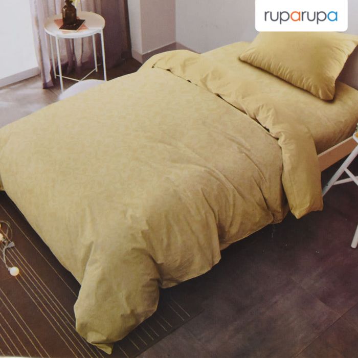 kamar tidur warna antique gold