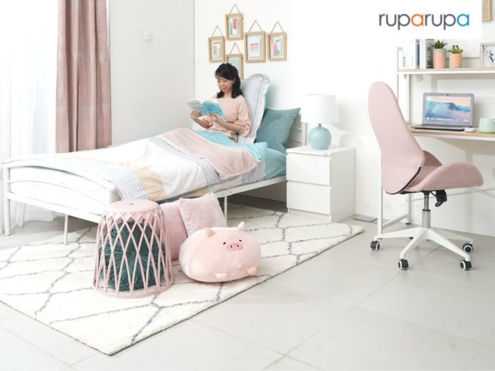 perabot kamar warna pastel