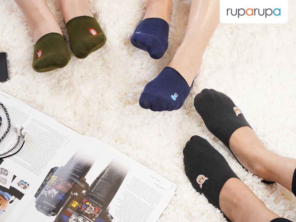 Kaus kaki invisible sebagai kado