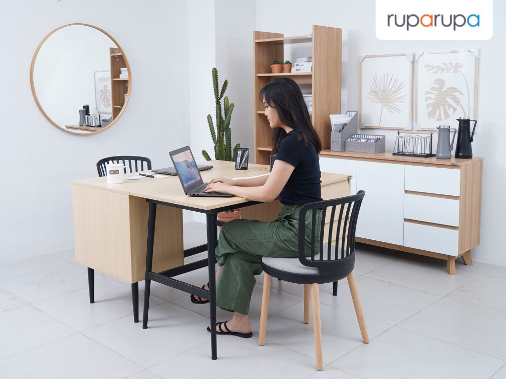 perabot kantor kursi