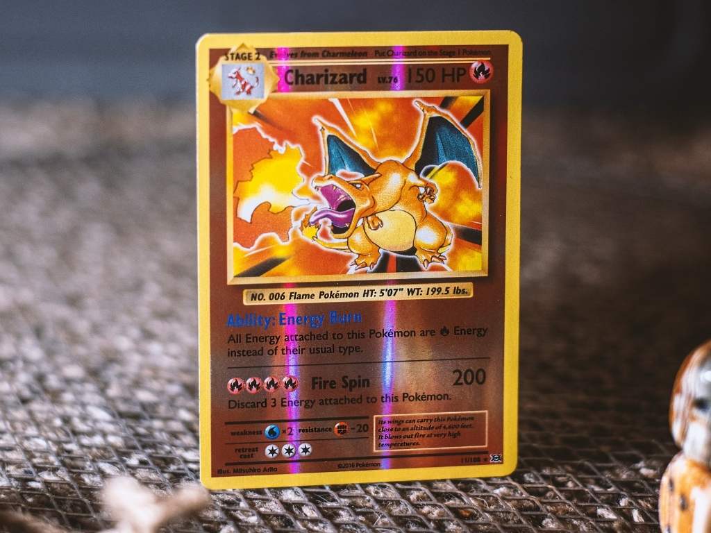 Jenis kartu pokemon reverse holo