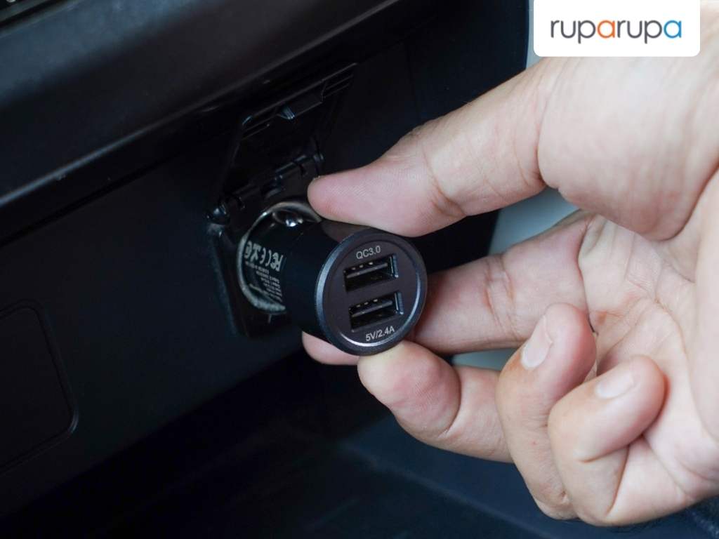 perlengkapan mobil pertama 