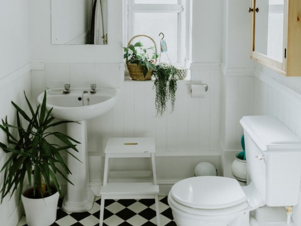 desain kamar mandi minimalis 2x3