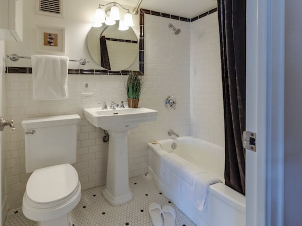 desain kamar mandi minimalis 2x3