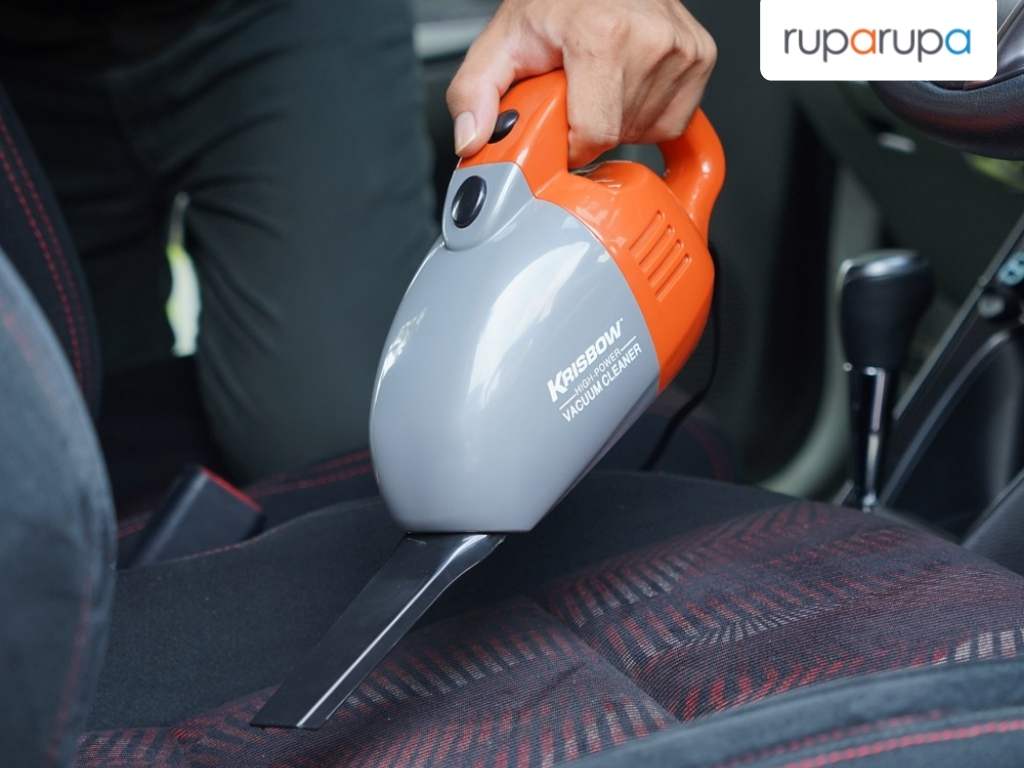 aksesori mobil pertama