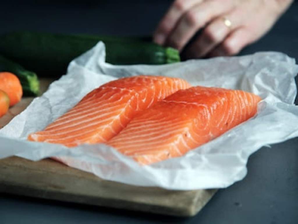 Makanan Penurun Kolesterol salmon