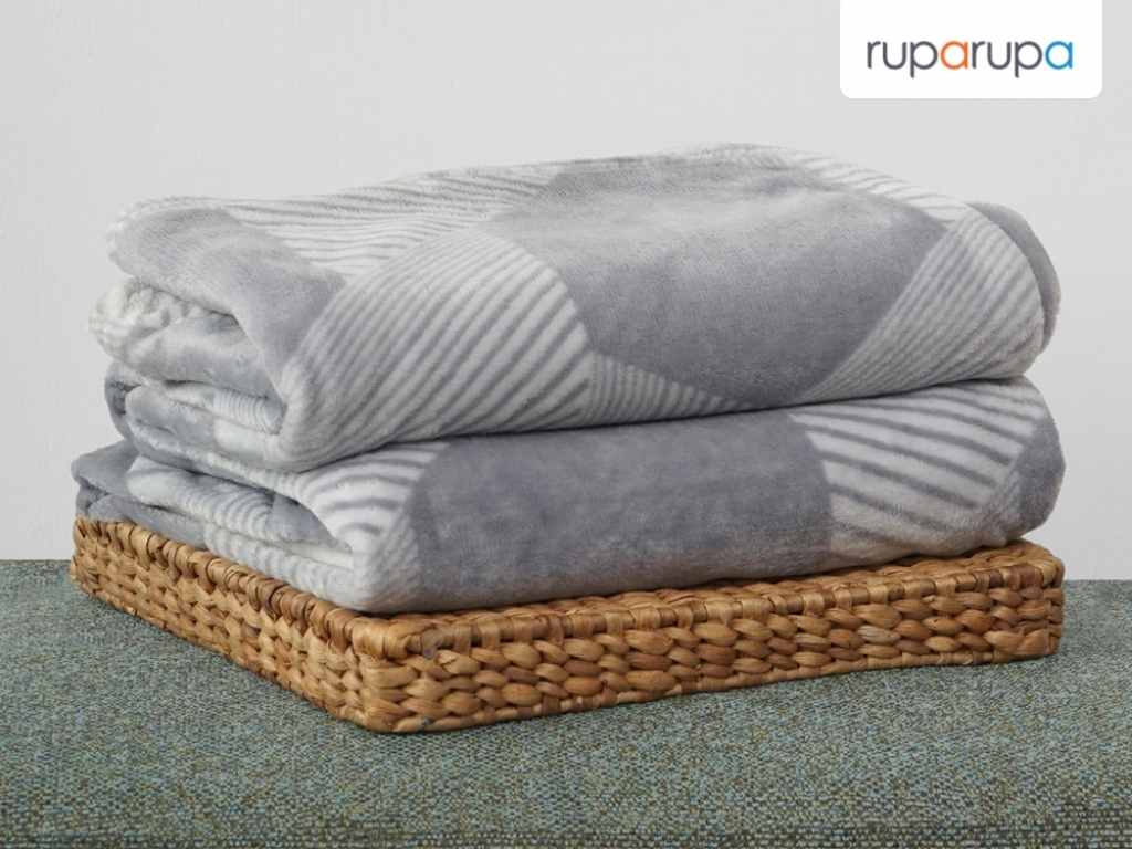 perlengkapan kamar tidur