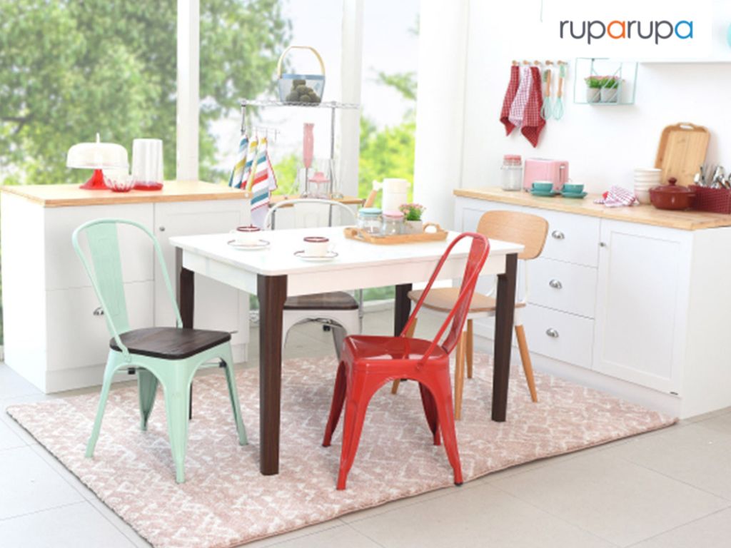 ruang makan kombinasi warna