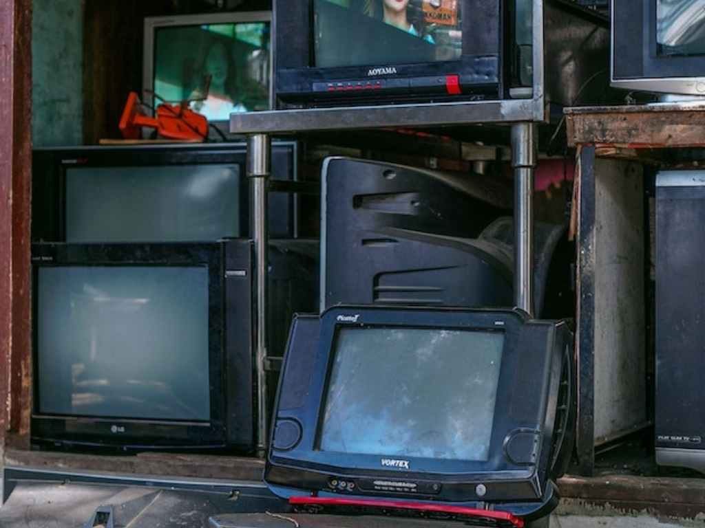 perbedaan tv analog dan digital