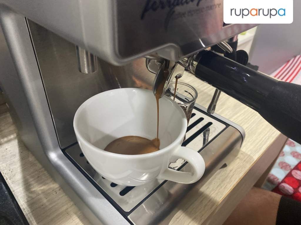 cara membuat latte art tunggu espresso
