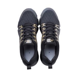 sepatu olahraga hitam