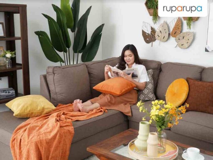 warna sarung bantal oranye