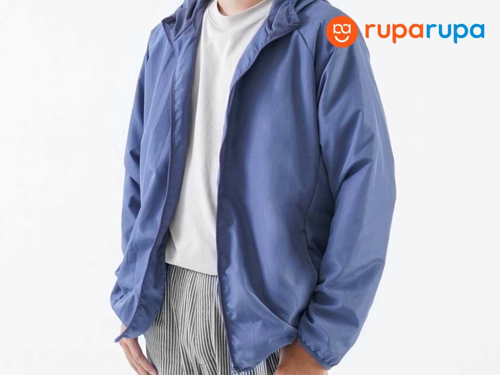 jaket perlengkapan traveling wanita