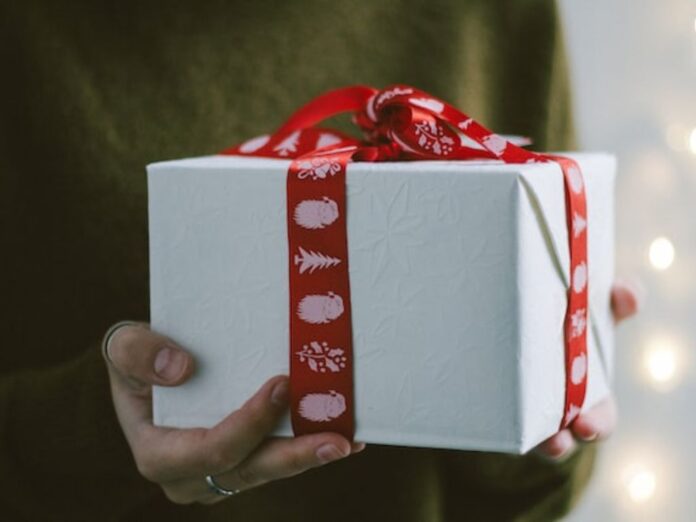 kado natal untuk teman kantor