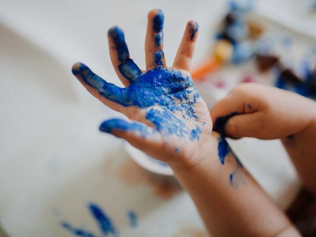 kegiatan hari anak melukis