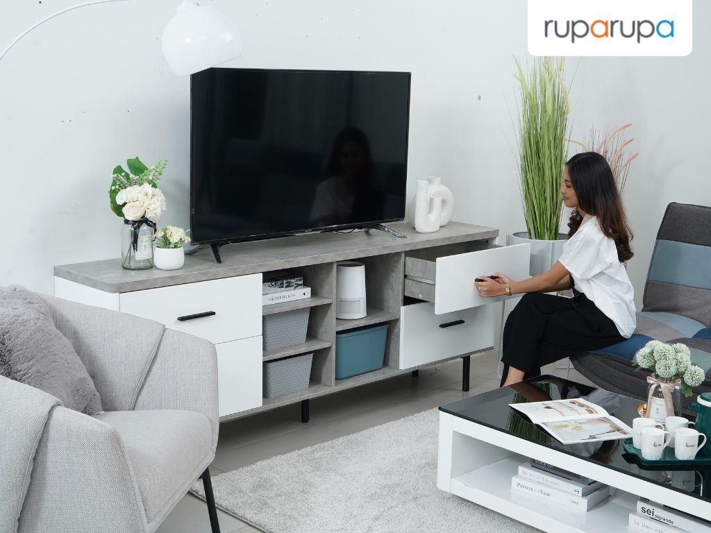 rak ruang tv