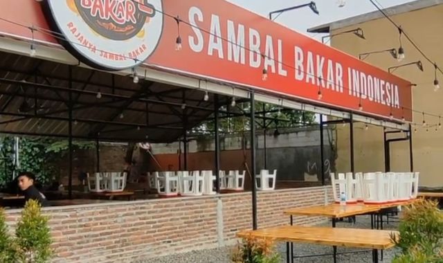 tempat makan sambal bakar