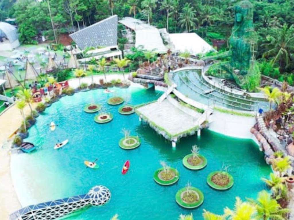 tempat wisata di Semarang Dusun Semilir