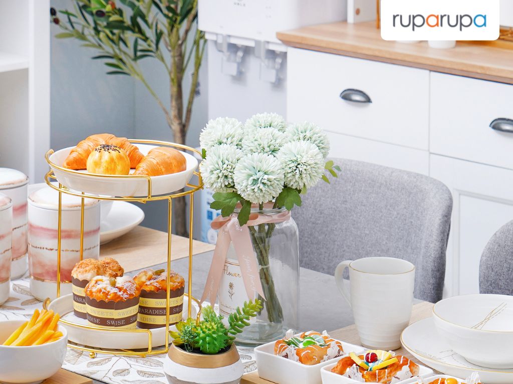 dekorasi bunga meja makan