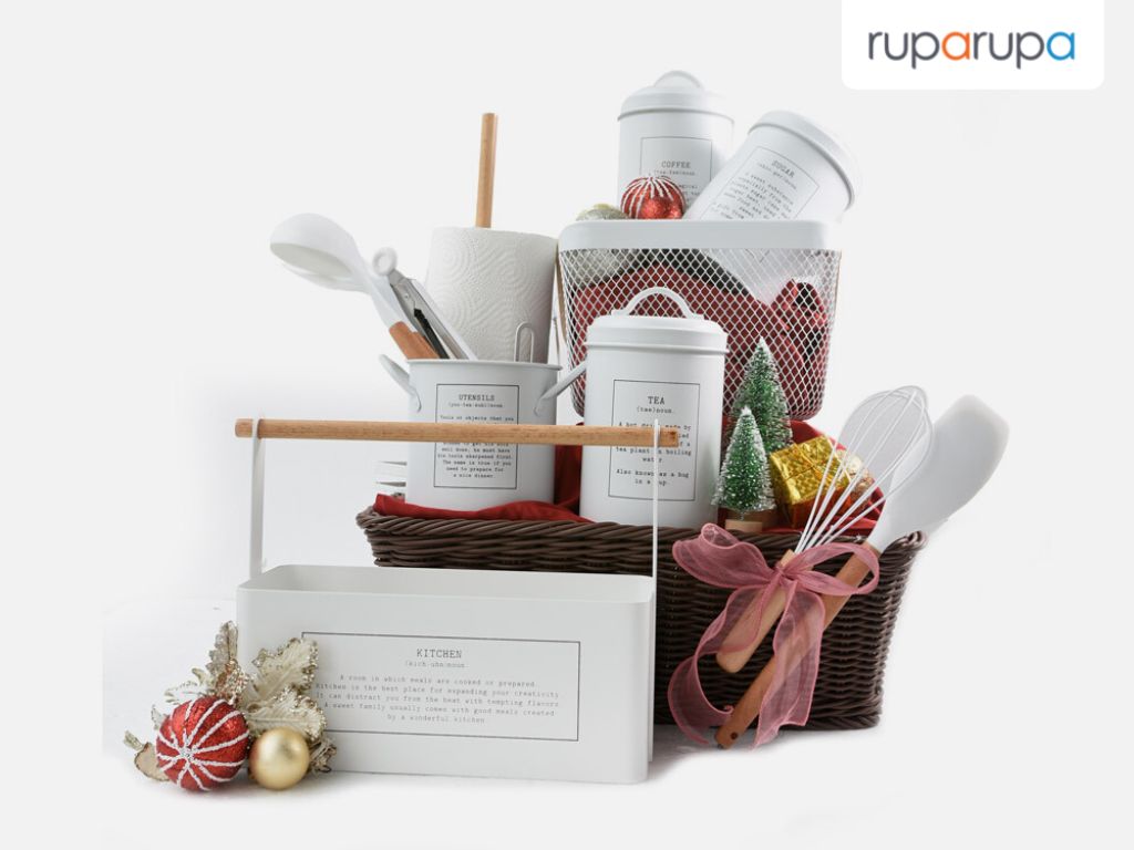desain hampers dengan ornamen natal
