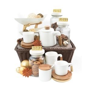 desain hampers natal mug