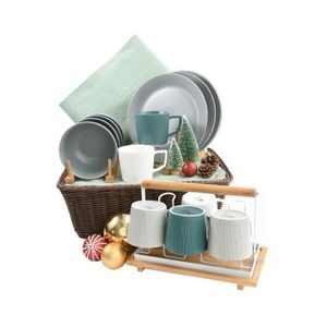hampers natal dengan tray dan keranjang