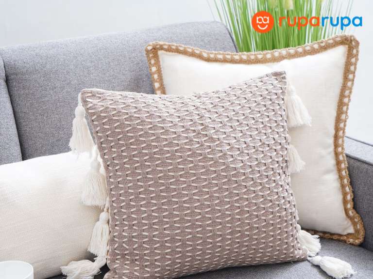 rekomendasi bantal sofa