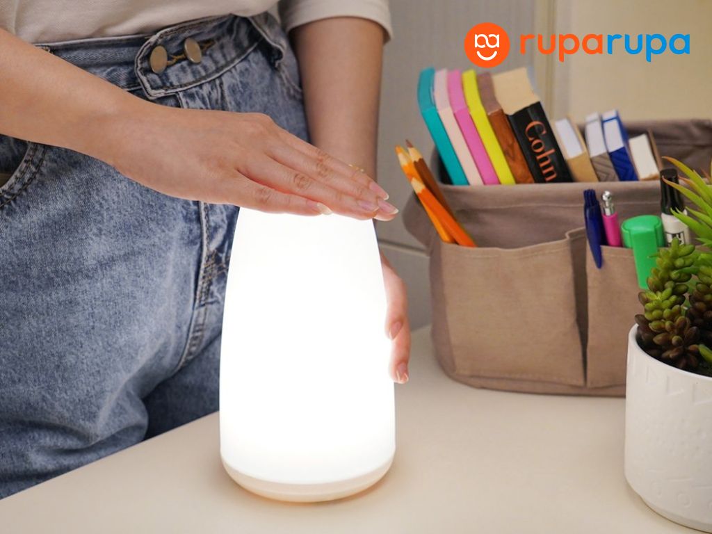 kado teman kantor lampu meja