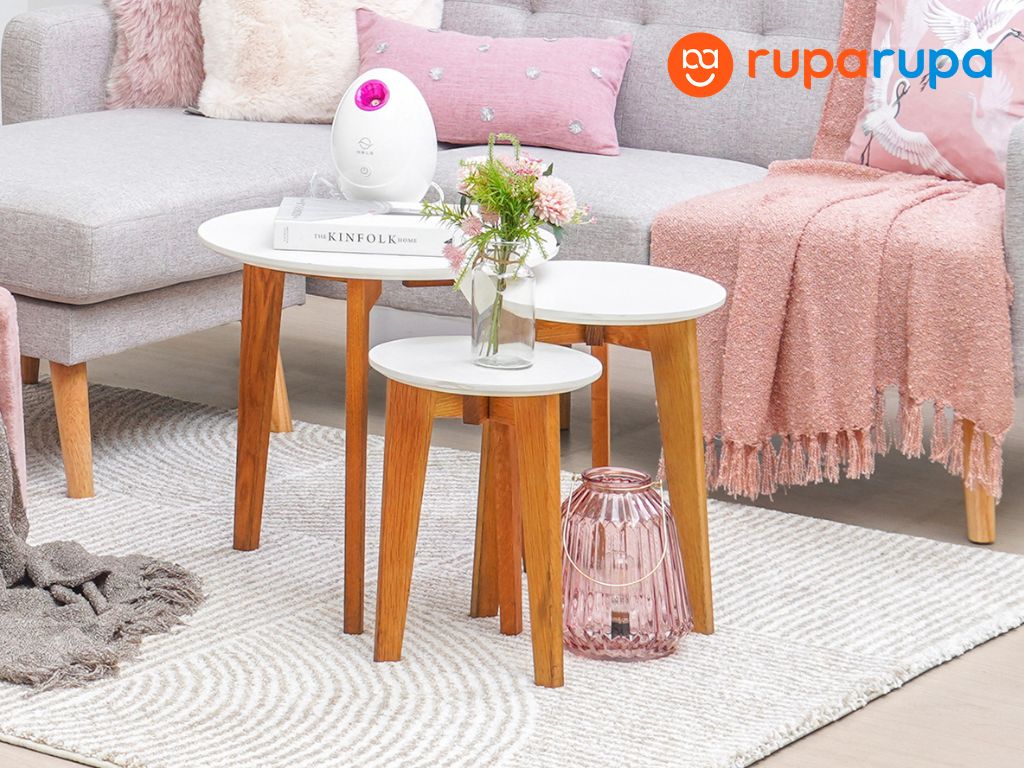 meja kayu kombinasi warna pink